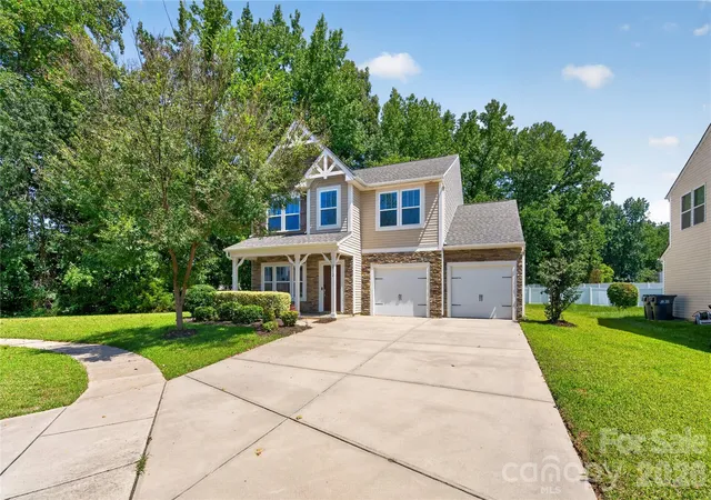 Photo 3 of Single family home for sale at 2512 Viburnum Ct, Charlotte, NC 28215 | MLS# 4412884 | Listing updated on 2026-09-19