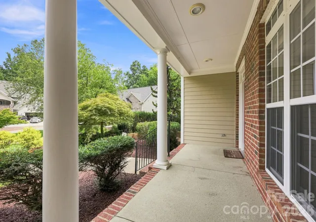 Photo 3 of Sale Pending at 20605 Autumn Breeze Ct, Cornelius, NC 28031 | MLS# 4412886 | Listing updated on 2026-08-15