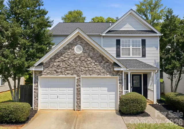 image of 10404 Haddington Dr Nw, Charlotte, NC 28269 | MLS# 4412907