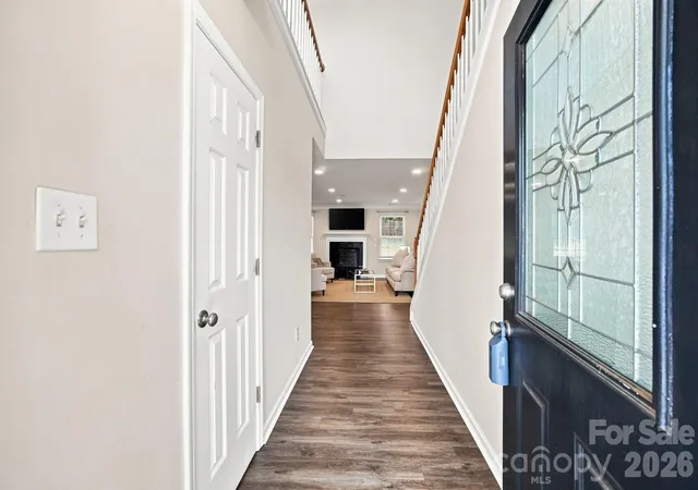 image of 10404 Haddington Dr Nw, Charlotte, NC 28269 | MLS# 4412907