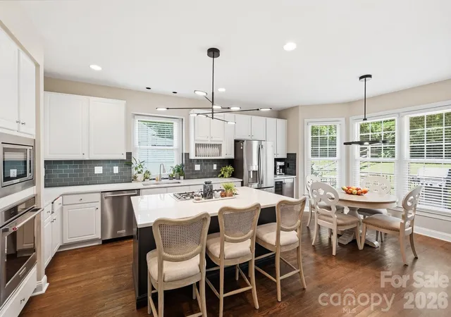 Photo 3 of Single family home for sale at 3518 Abbey Hl Ln, Charlotte, NC 28210 | MLS# 4412910 | Listing updated on 2026-10-06