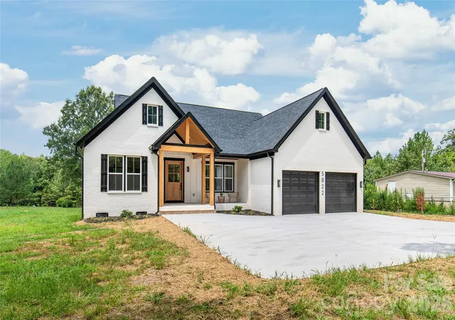 Photo 1 of Single family home for sale at 5822 Potter Rd S, Waxhaw, NC 28173 | MLS# 4412912 | Listing updated on 2026-09-30