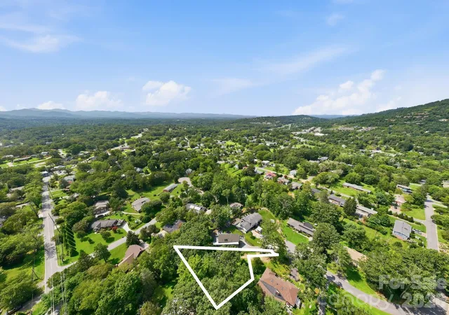 4th image of 50 Alclare Ct, Asheville, NC 28804 | MLS# 4412914