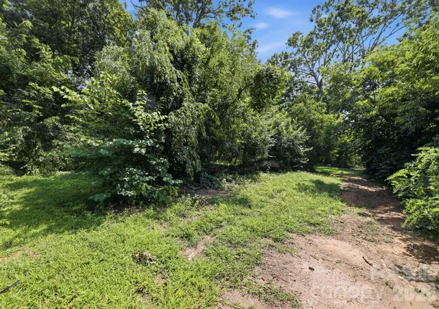 9th image of 50 Alclare Ct, Asheville, NC 28804 | MLS# 4412914