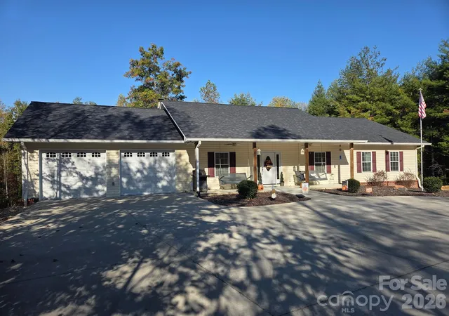 Photo 1 of Single family home for sale at 295 Idlewood Dr, Marion, NC 28752 | MLS# 4412940 | Listing updated on 2026-08-14