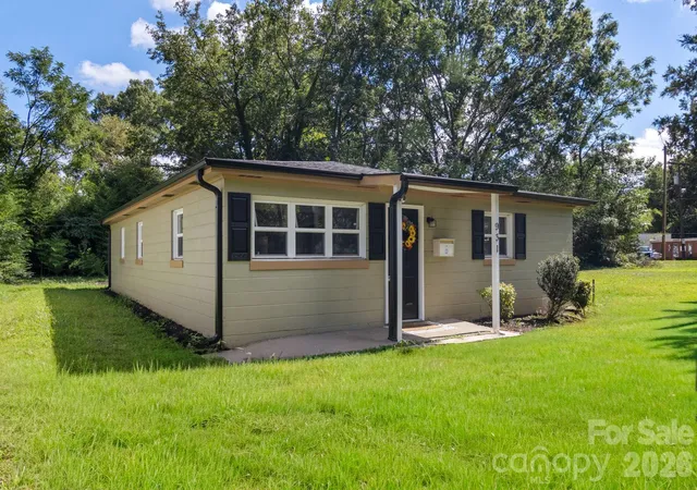 Photo 2 of Single family home for sale at 931 Reliance St, Charlotte, NC 28208 | MLS# 4412945 | Listing updated on 2026-10-09
