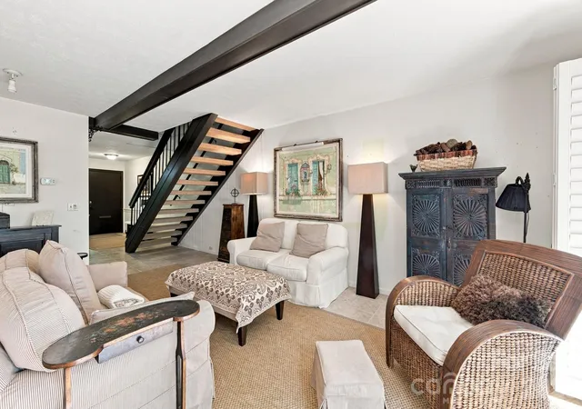 Photo 4 of Condo for sale at 98 Laurelwood Cir W #6, Hendersonville, NC 28791 | MLS# 4412946 | Listing updated on 2026-10-08