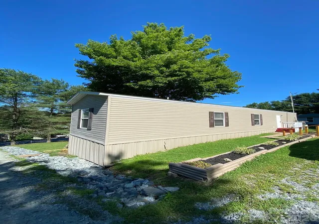 2nd image of 104 Fox Ridge Dr, Hendersonville, NC 28739 | MLS# 4412964