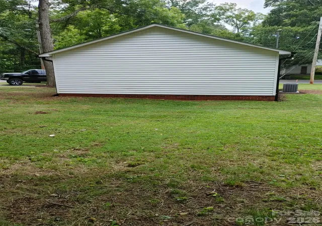 Photo 3 of Single family home for sale at 700 Harmon Rd, Kings Mountain, NC 28086 | MLS# 4412965 | Listing updated on 2026-09-17