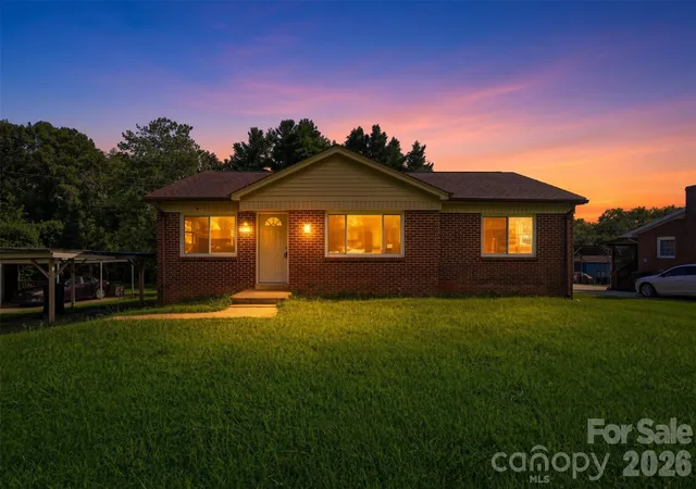 2nd image of 2262 9th Avenue Dr Ne, Hickory, NC 28601 | MLS# 4412974