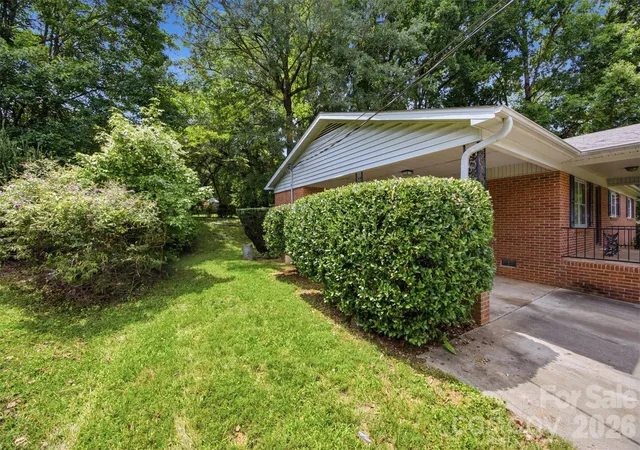 2nd image of 2105 Helen Dr, Gastonia, NC 28054 | MLS# 4412992