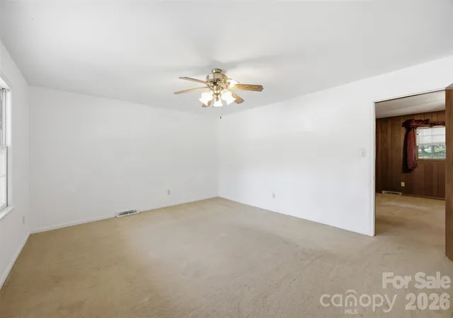 Photo 3 of Sale Pending at 2105 Helen Dr, Gastonia, NC 28054 | MLS# 4412992 | Listing updated on 2026-08-19