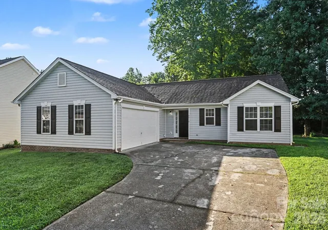 2nd image of 4410 Craven Hill Dr, Charlotte, NC 28216 | MLS# 4412999