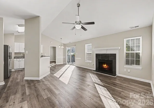 Photo 3 of Single family home for sale at 4410 Craven Hl Dr, Charlotte, NC 28216 | MLS# 4412999 | Listing updated on 2026-08-12