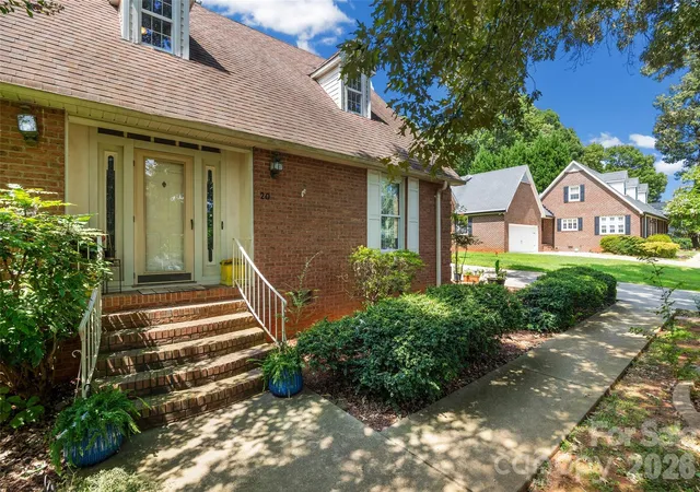 Photo 3 of Single family home for sale at 208 Eastwood Dr, Salisbury, NC 28146 | MLS# 4413019 | Listing updated on 2026-09-07