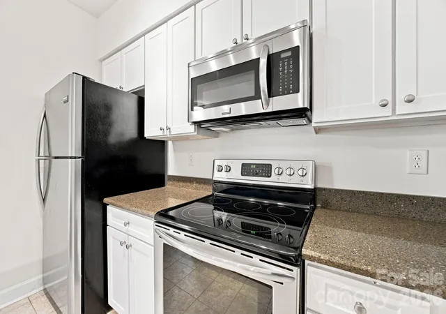 Photo 2 of Condo for sale at 1315 East Blvd #401, Charlotte, NC 28203 | MLS# 4413020 | Listing updated on 2026-09-23