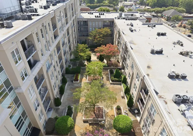2nd image of 1315 E Blvd, Charlotte, NC 28203