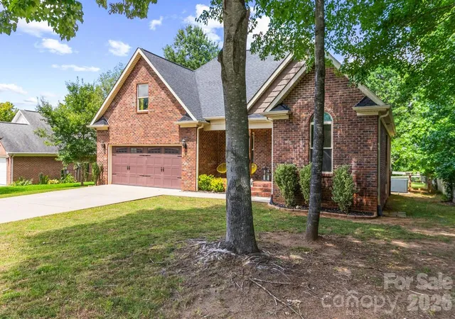 Photo 3 of Single family home for sale at 142 Bald Cypress Ln, Mooresville, NC 28115 | MLS# 4413039 | Listing updated on 2026-09-05