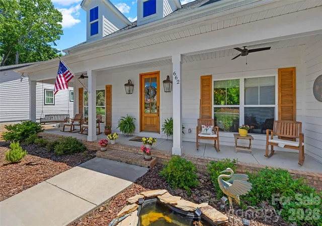 Photo 2 of Single family home for sale at 662 Sandbar Point, Clover, SC 29710 | MLS# 4413041 | Listing updated on 2026-09-04
