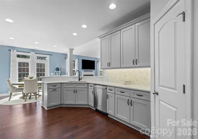 Photo 4 of Single family home for sale at 2467 Chatham Dr, Fort Mill, SC 29707 | MLS# 4413042 | Listing updated on 2026-09-28