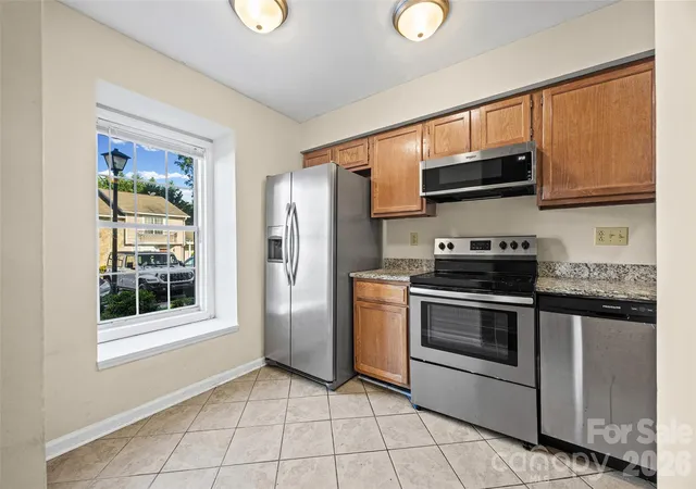 Photo 3 of Townhouse for sale at 304 Heritage Pkwy, Fort Mill, SC 29715 | MLS# 4413047 | Listing updated on 2026-09-30