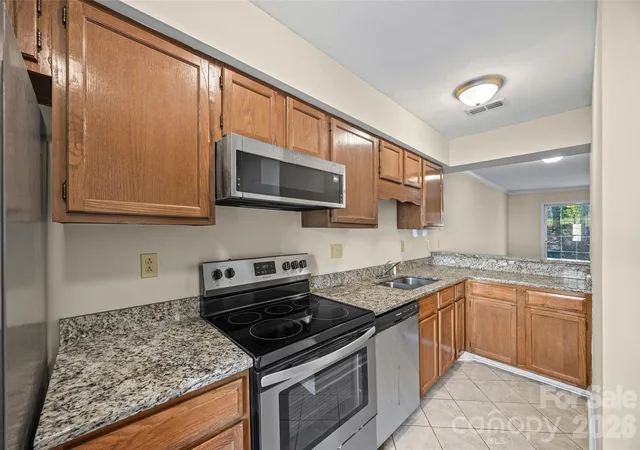 Photo 4 of Townhouse for sale at 304 Heritage Pkwy, Fort Mill, SC 29715 | MLS# 4413047 | Listing updated on 2026-09-30