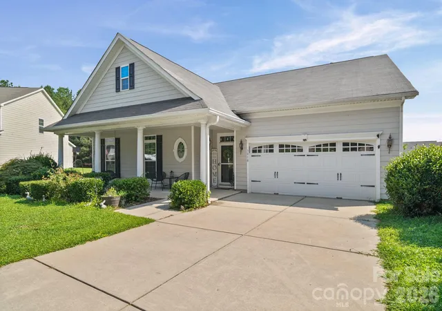 3rd image of 3018 Robusta Ct, Gastonia, NC 28056 | MLS# 4413055