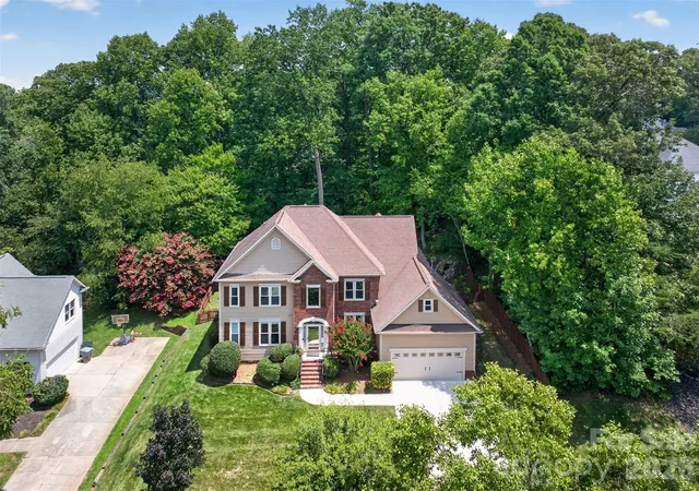 2nd image of 8011 Alba Ct, Charlotte, NC 28269 | MLS# 4413059