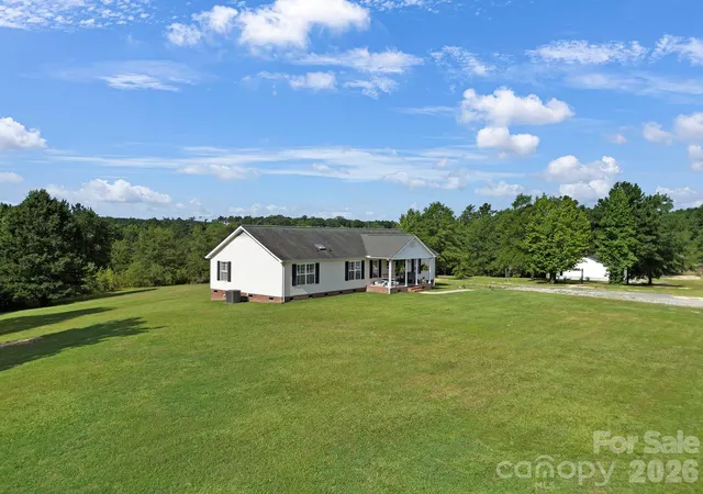 Photo 3 of Single family home for sale at 1915 Beach Ln, Heath Springs, SC 29058 | MLS# 4413061 | Listing updated on 2026-08-16