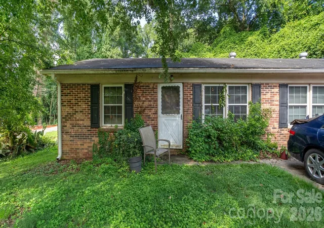 1st image of 423 N Carpenter St, Gastonia, NC 28054 | MLS# 4413065