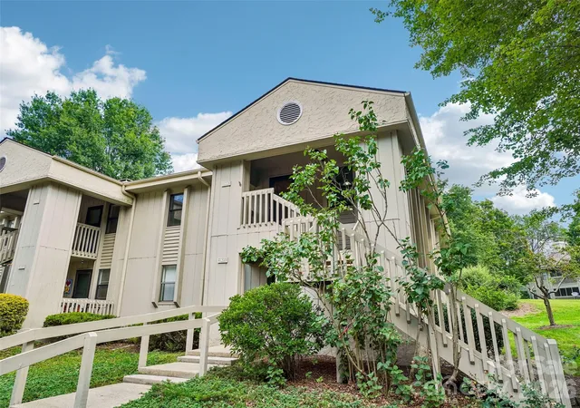 2nd image of 1106 Abbey Cir, Asheville, NC 28805 | MLS# 4413103