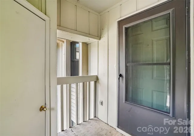 Listing Photo 4 - Condo for sale in building located at 1106 Abbey Cir, Asheville, NC 28805