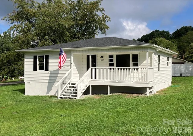 1st image of 640 Hawthorne St, Hudson, NC 28638 | MLS# 4413108