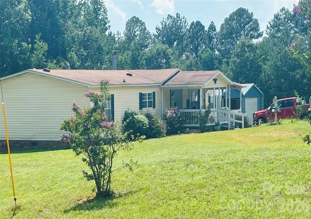 Photo 1 of Single family home for sale at 3557 Gladden Dr, Lincolnton, NC 28092 | MLS# 4413116 | Listing updated on 2026-09-28