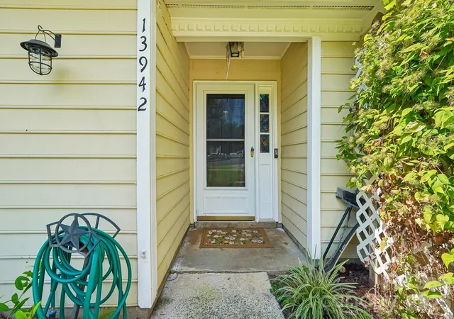 Photo 3 of Single family home for sale at 13942 Dannemara Dr, Pineville, NC 28134 | MLS# 4413129 | Listing updated on 2026-10-02