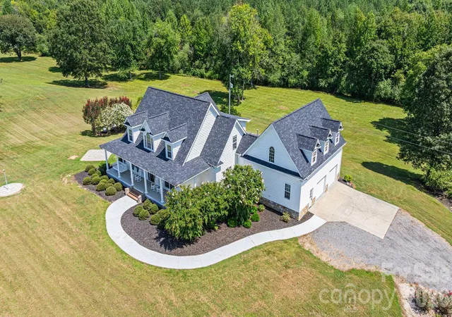 Photo 2 of Single family home for sale at 940 Wade Funderburk Rd, Pageland, SC 29728 | MLS# 4413137 | Listing updated on 2026-10-04