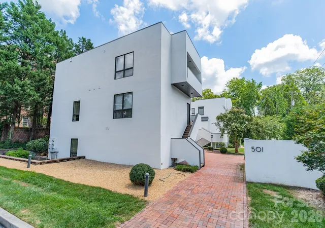 1st image of 501 Fenton Pl #N, Charlotte, NC 28207 | MLS# 4413153