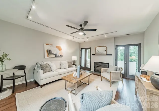3rd image of 501 Fenton Pl #N, Charlotte, NC 28207 | MLS# 4413153