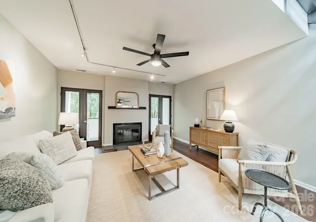 4th image of 501 Fenton Pl #N, Charlotte, NC 28207 | MLS# 4413153