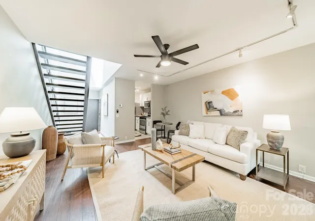 5th image of 501 Fenton Pl #N, Charlotte, NC 28207 | MLS# 4413153