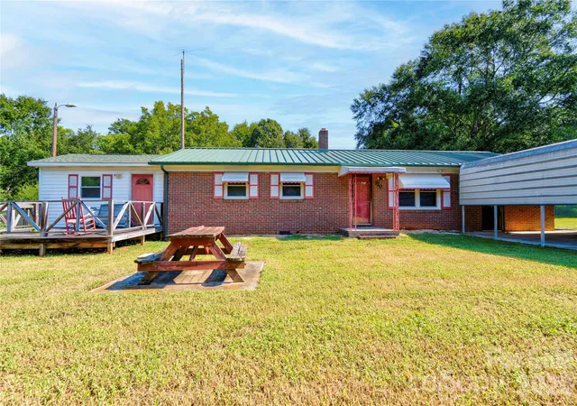 Photo 1 of Single family home for sale at 720 Levi St, Shelby, NC 28152 | MLS# 4413161 | Listing updated on 2026-10-07