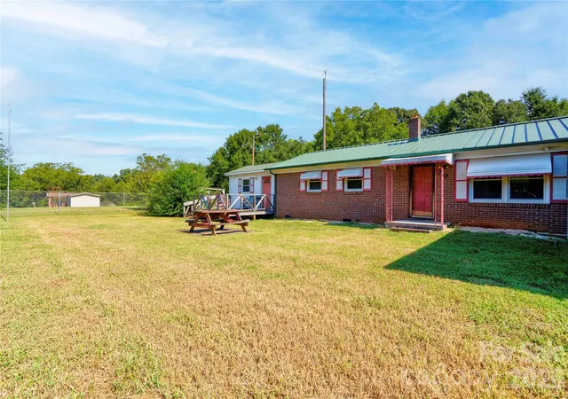 Photo 2 of Single family home for sale at 720 Levi St, Shelby, NC 28152 | MLS# 4413161 | Listing updated on 2026-10-07