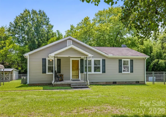 Photo 1 of Single family home for sale at 1615 Harris Rd, Fort Mill, SC 29708 | MLS# 4413178 | Listing updated on 2026-08-20