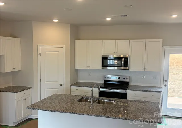 Photo 3 of Single family home for sale at 1326 Chiefs Ln, Richburg, SC 29729 | MLS# 4413215 | Listing updated on 2026-09-27