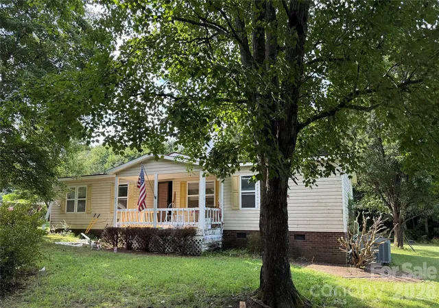 Photo 1 of Single family home for sale at 75 Mountain View Dr, Taylorsville, NC 28681 | MLS# 4413223 | Listing updated on 2026-08-15