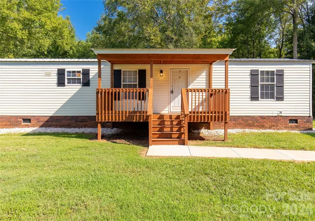 Photo 3 of Single family home for sale at 3902 Appaloosa Rdg Rd, Richburg, SC 29729 | MLS# 4413226 | Listing updated on 2026-08-25