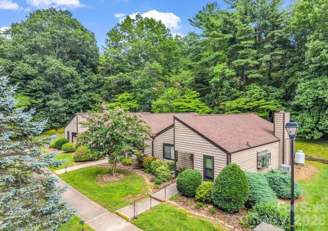 2nd image of 7 Woodlands Dr, Black Mountain, NC 28711 | MLS# 4413240