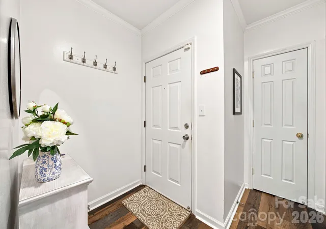 Listing Photo 4 - Condo for sale in building located at 3200 Selwyn Farms Ln, Charlotte, NC 28209 - Unit #1