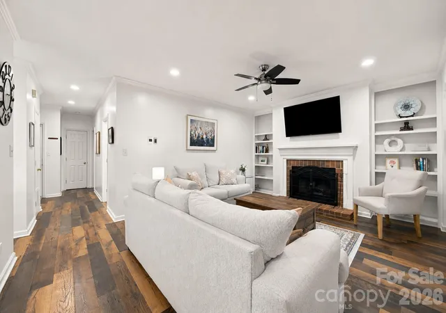 Listing Photo 5 - Condo for sale in building located at 3200 Selwyn Farms Ln, Charlotte, NC 28209 - Unit #1