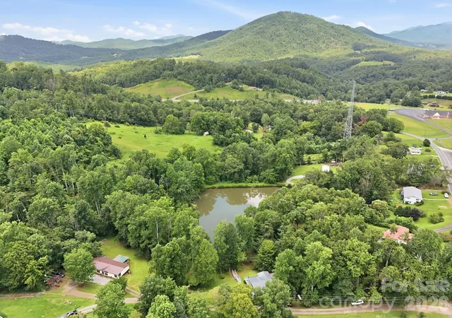 Photo 5 of Single family home for sale at 428 Hoot Owl Rd, Spruce Pine, NC 28777 | MLS# 4413253 | Listing updated on 2026-08-31